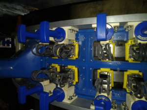 铜街子水电站刷架及碳粉收集装置顺利安装